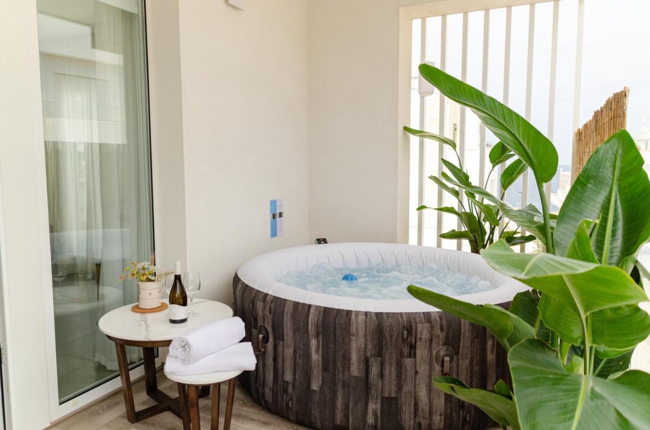 Apartament Apulialux Seaview Prestige Apt / Jacuzzi + Parking Polignano a Mare Zewnętrze zdjęcie